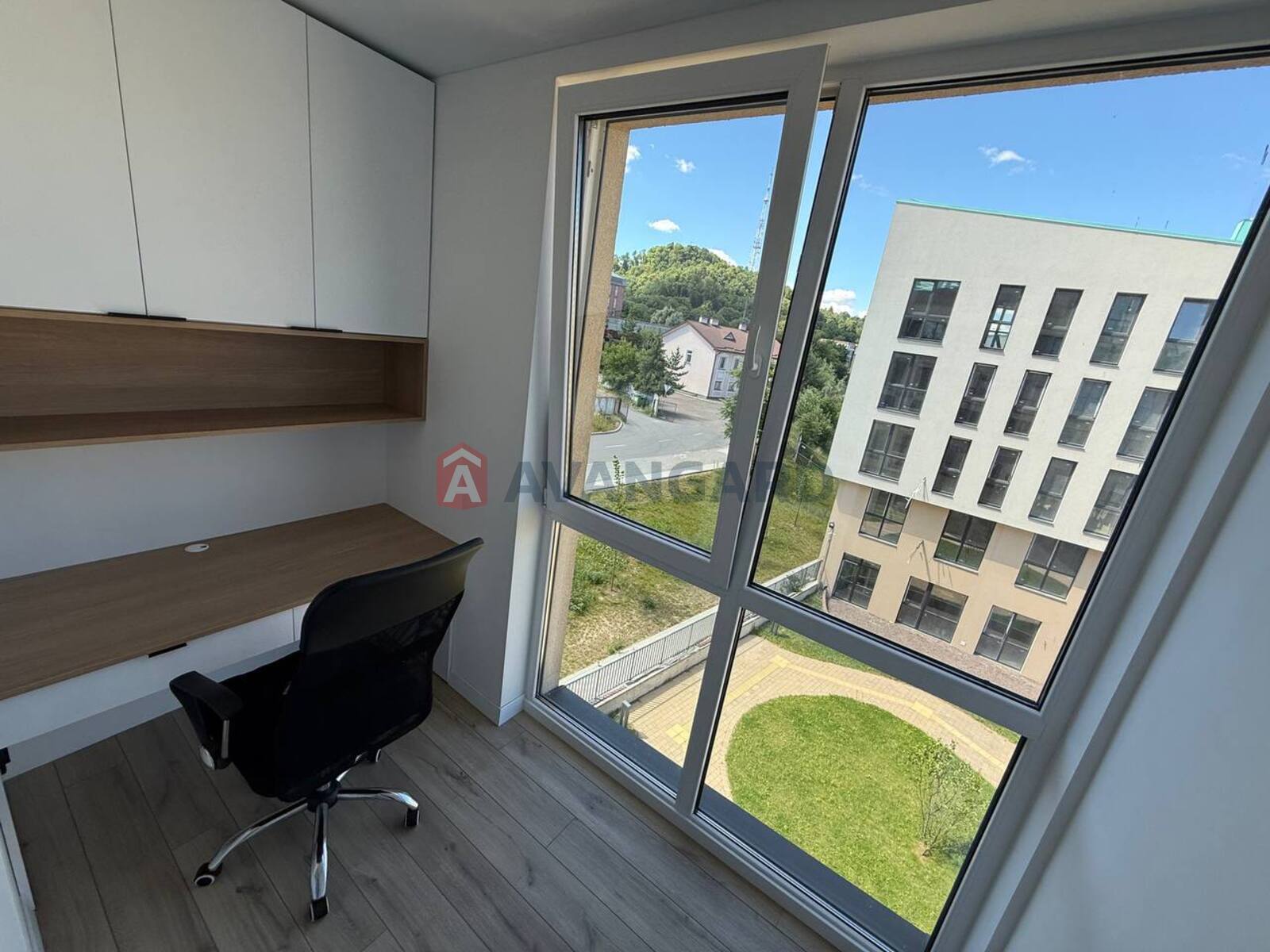 1 ��. ��������, 43/16/14 ��. �., 4/5 ������ ���� 18