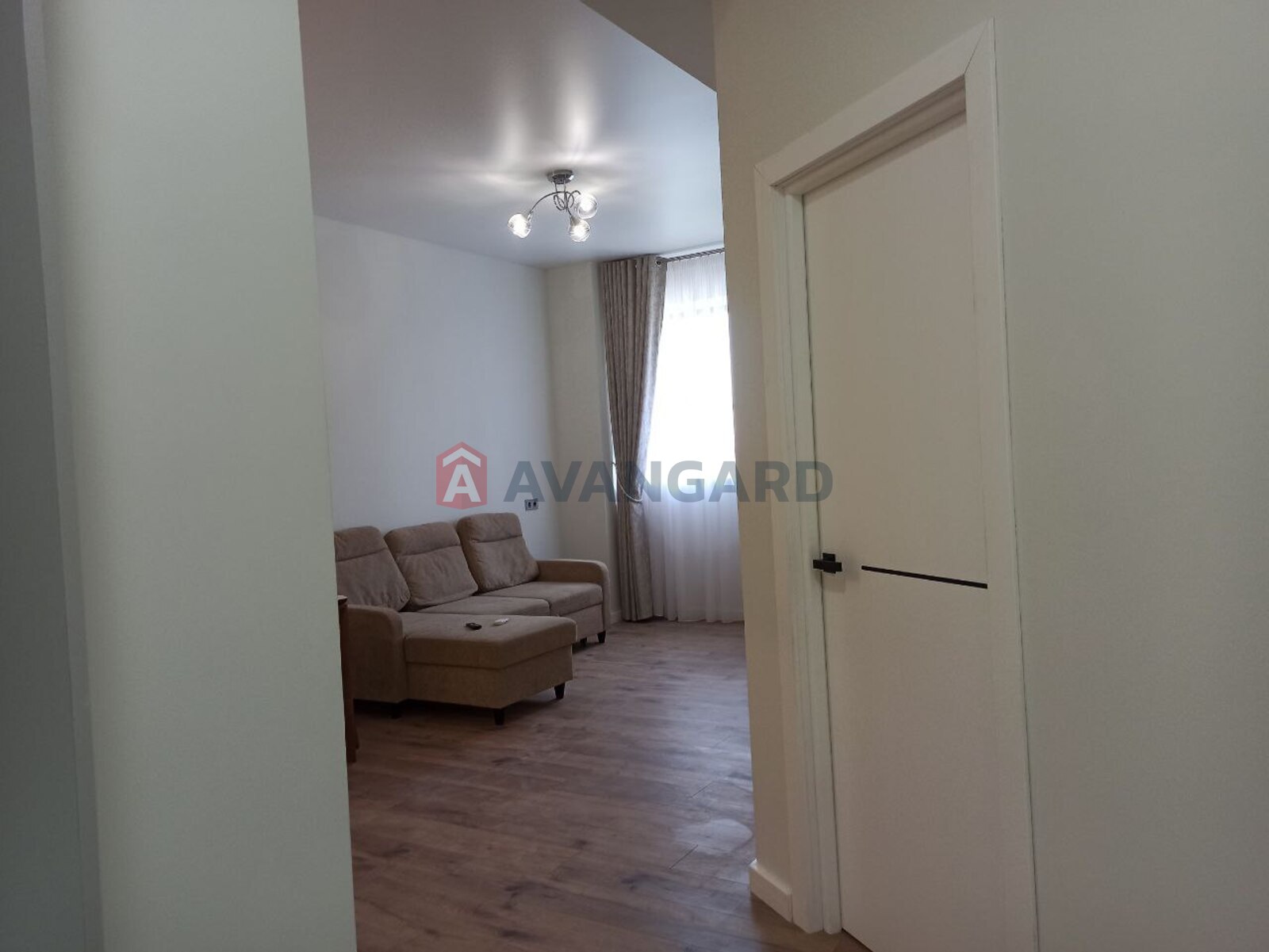 2 ����. ��������, 48.1/33.3/6.4 ��. �., 3/5 ���� ���� 2