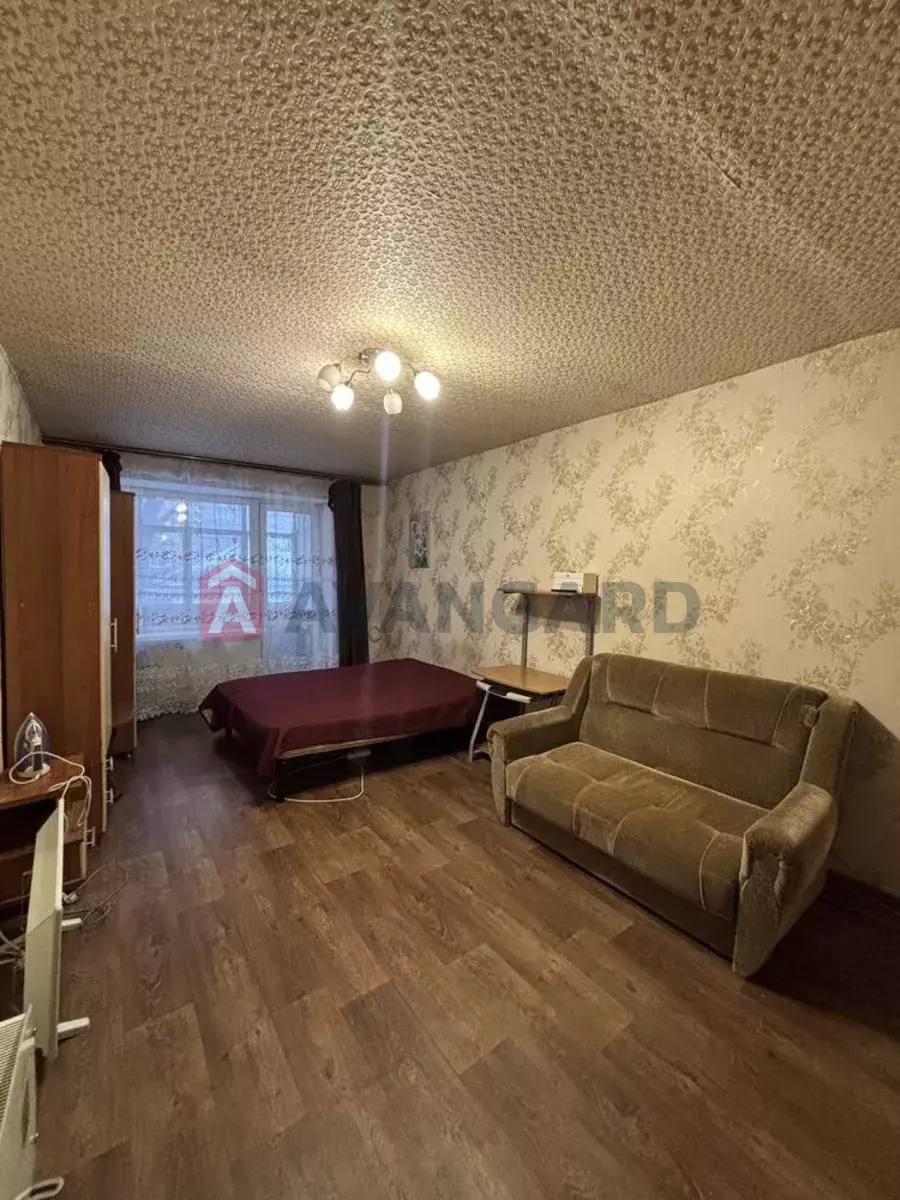 1 ��. ��������, 40/-/8 ��. �., 2/10 ������ ���� 11