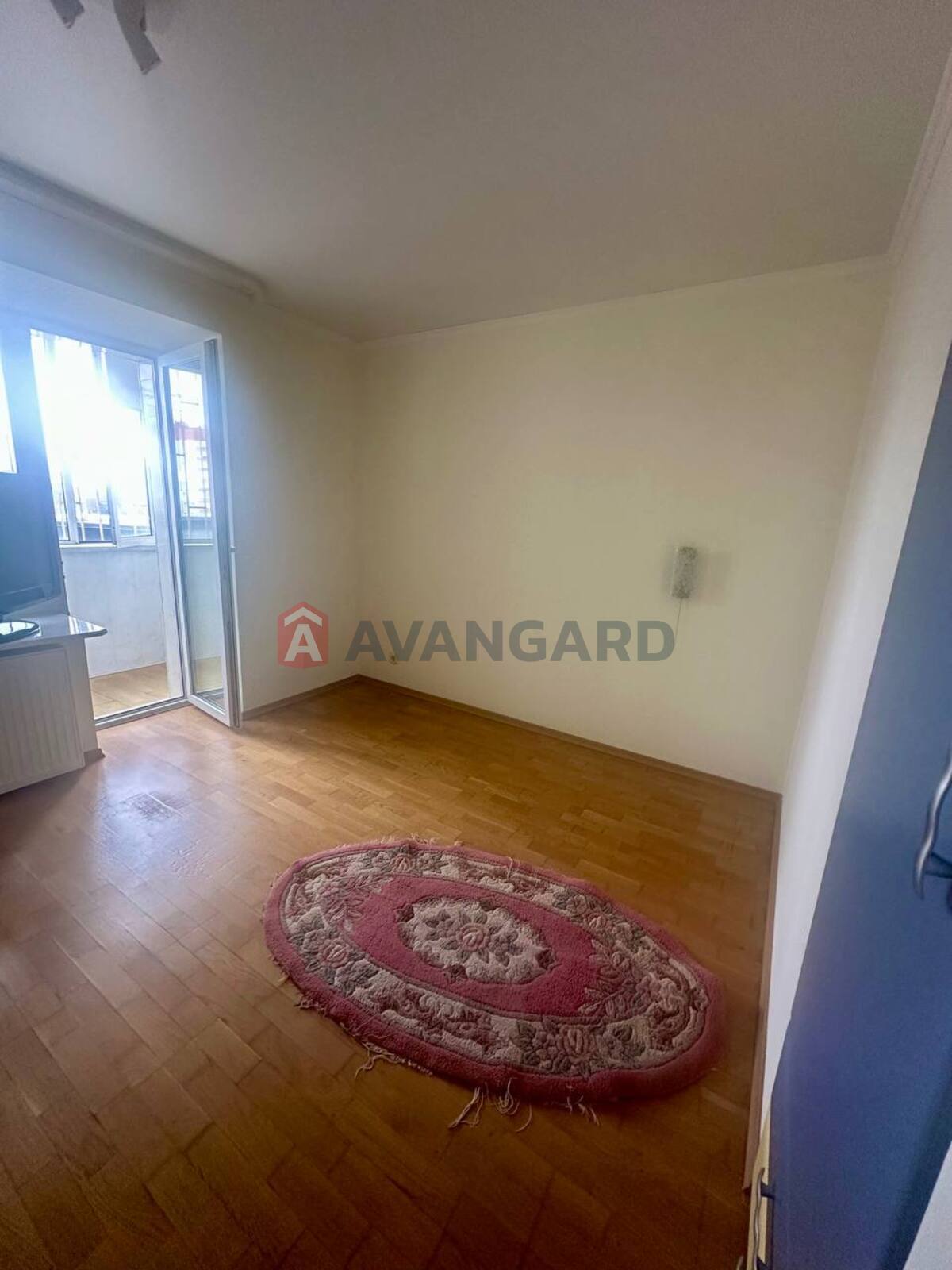 3 ��. ��������, 80/60/24 ��. �., 5/10 ������ ���� 17