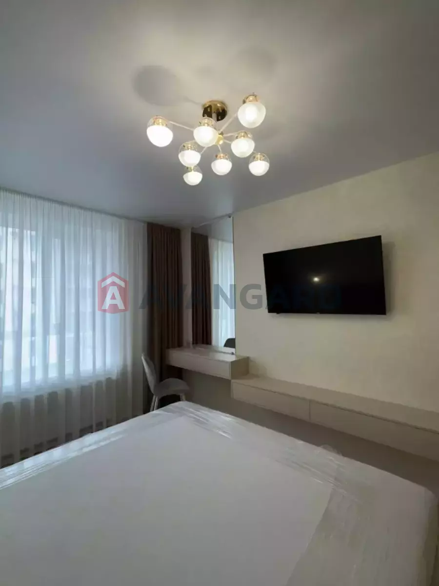 2 ����. ��������, 45/-/- ��. �., 8/10 ���� ���� 3