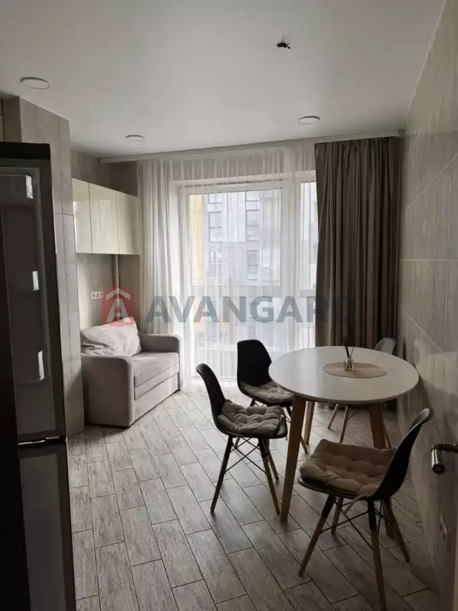 1 ��. ��������, 43/20/15 ��. �., 8/10 ������ ���� 3