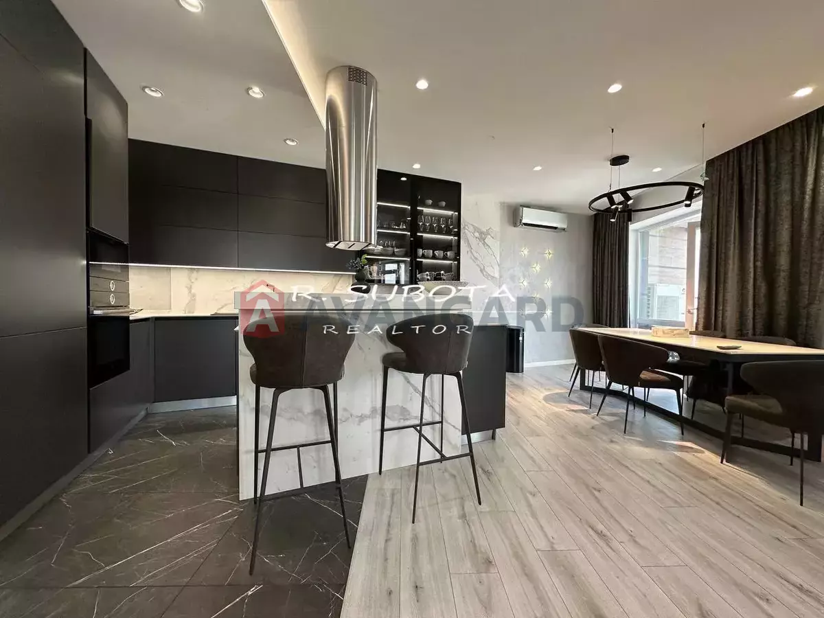 4 ��. ��������, 140/-/- ��. �., 19/24 ������ ���� 1