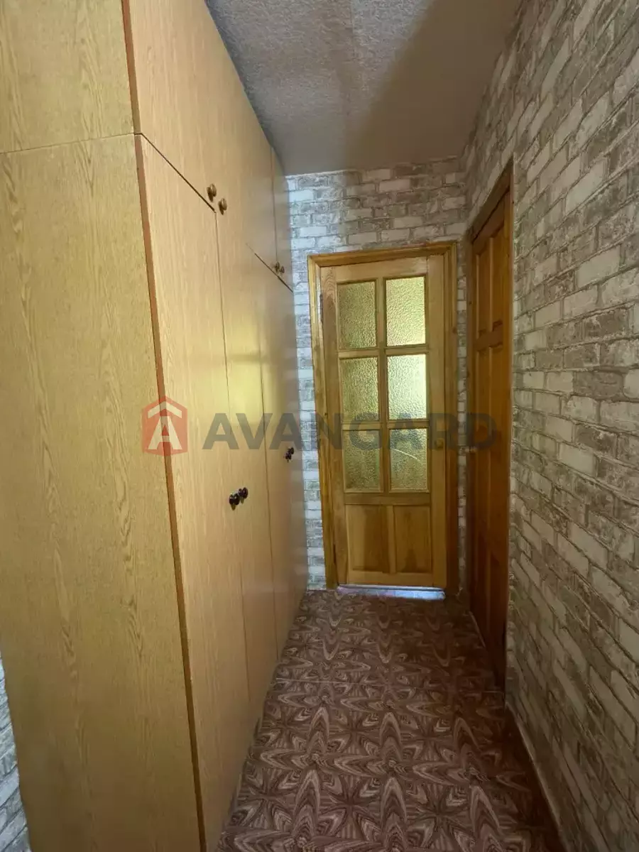 1 . , 40/-/- . ., 8/9   16