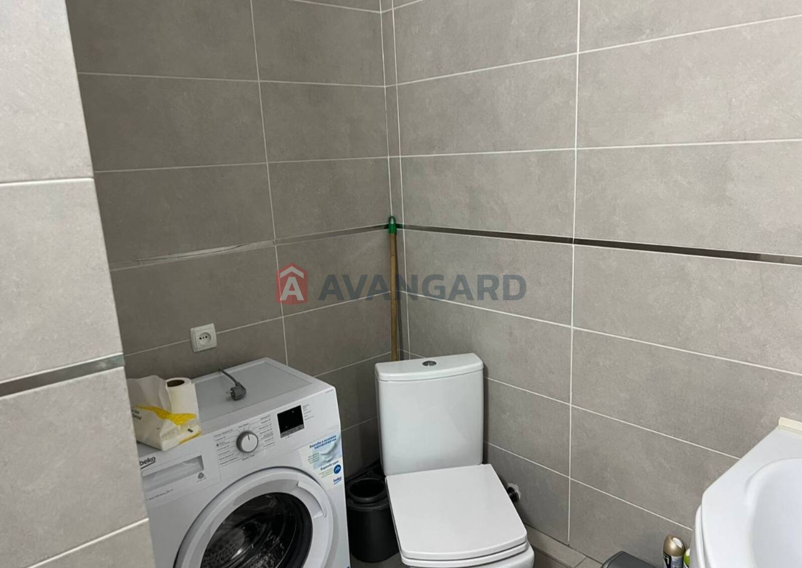 1 ��. ��������, 47.8/20.6/12.8 ��. �., 4/10 ������ ���� 9