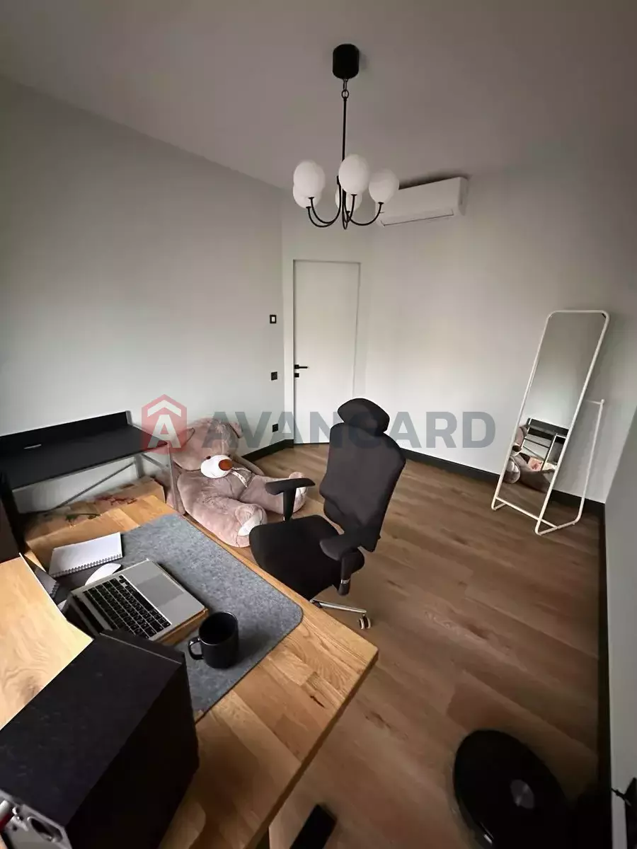 3 ��. ��������, 70/-/- ��. �., 11/12 ������ ���� 9