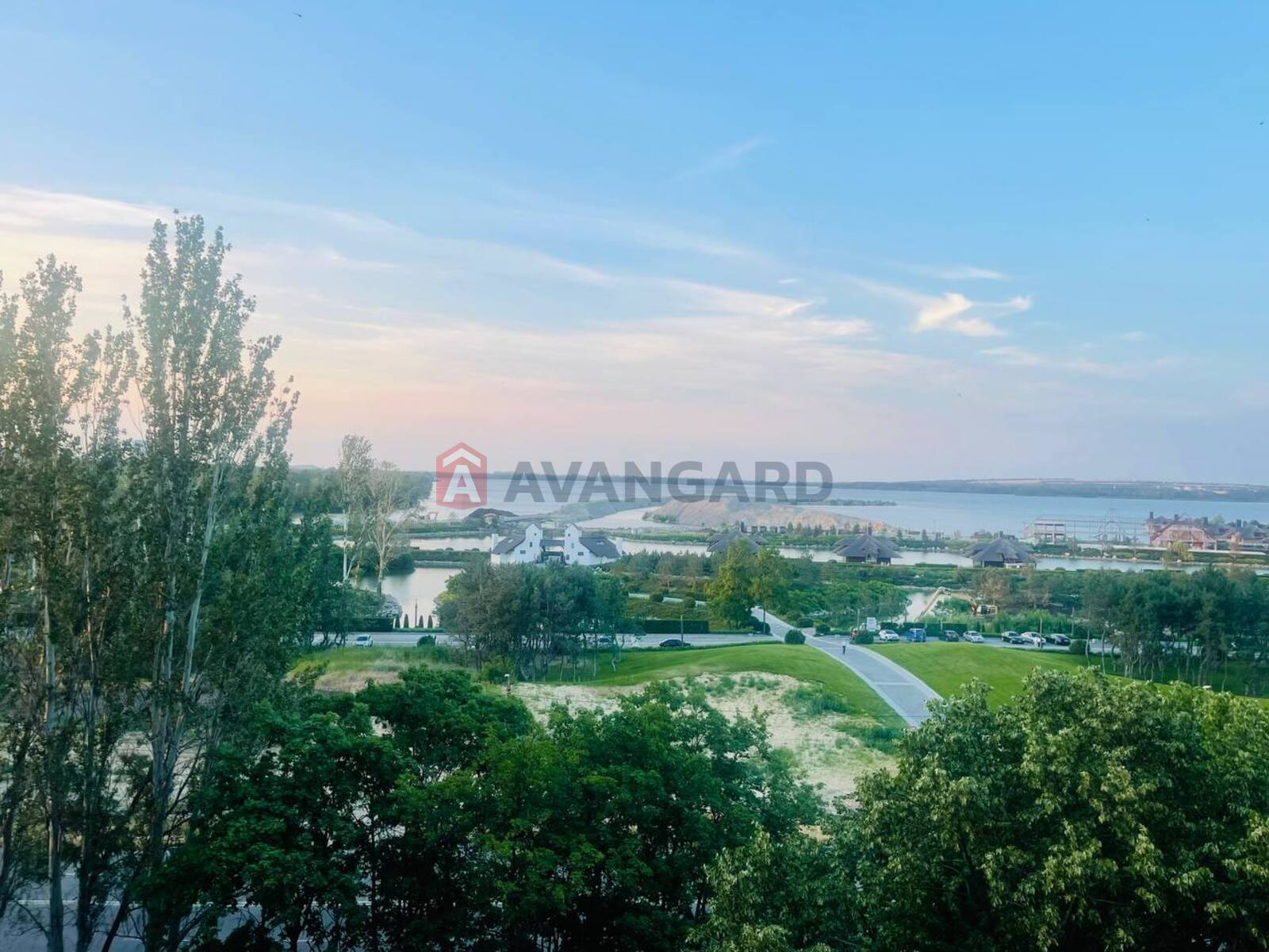 1 ����. ��������, 32.6/17.1/9 ��. �., 8/12 ���� ���� 13