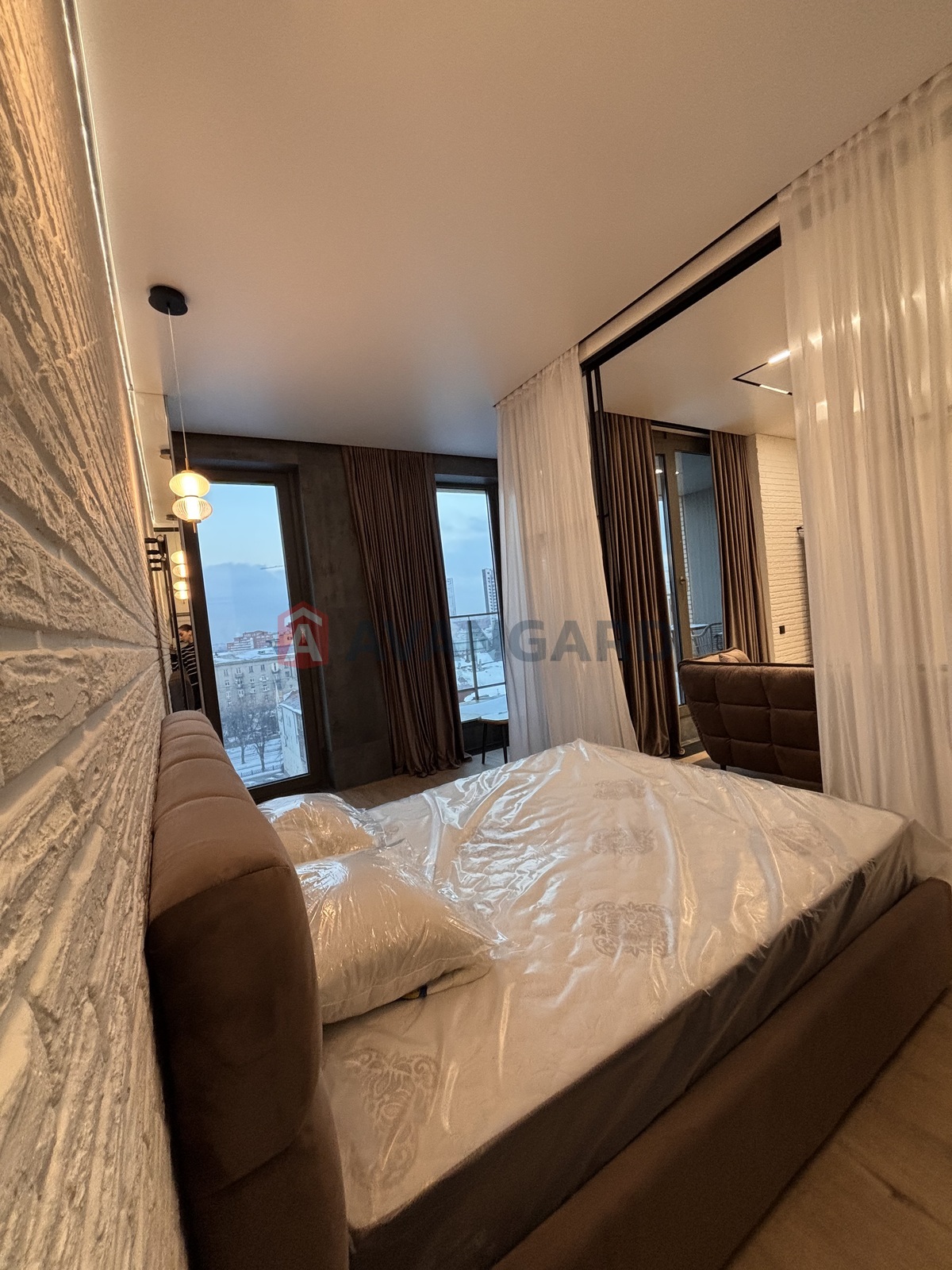 2 ��. ��������, 52/37/5 ��. �., 8/10 ������ ���� 8