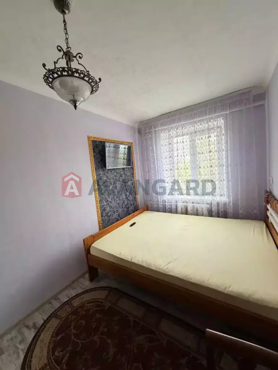 2 ��. ��������, 43/33/6 ��. �., 5/5 ������ ���� 1