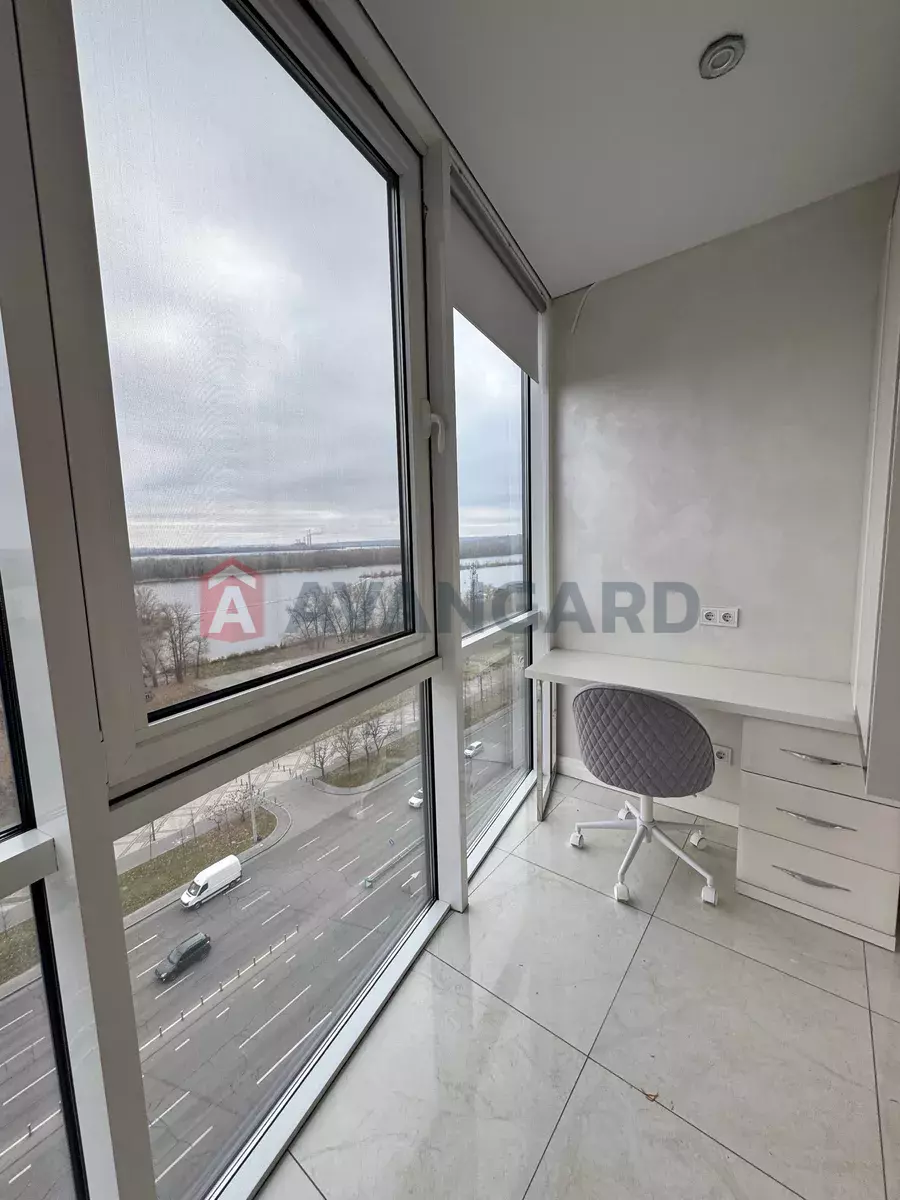 3 ��. ��������, 86/-/10 ��. �., 12/12 ������ ���� 6