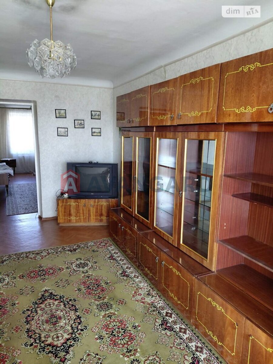 2 ����. ��������, 42/28/5 ��. �., 3/5 ���� ���� 1