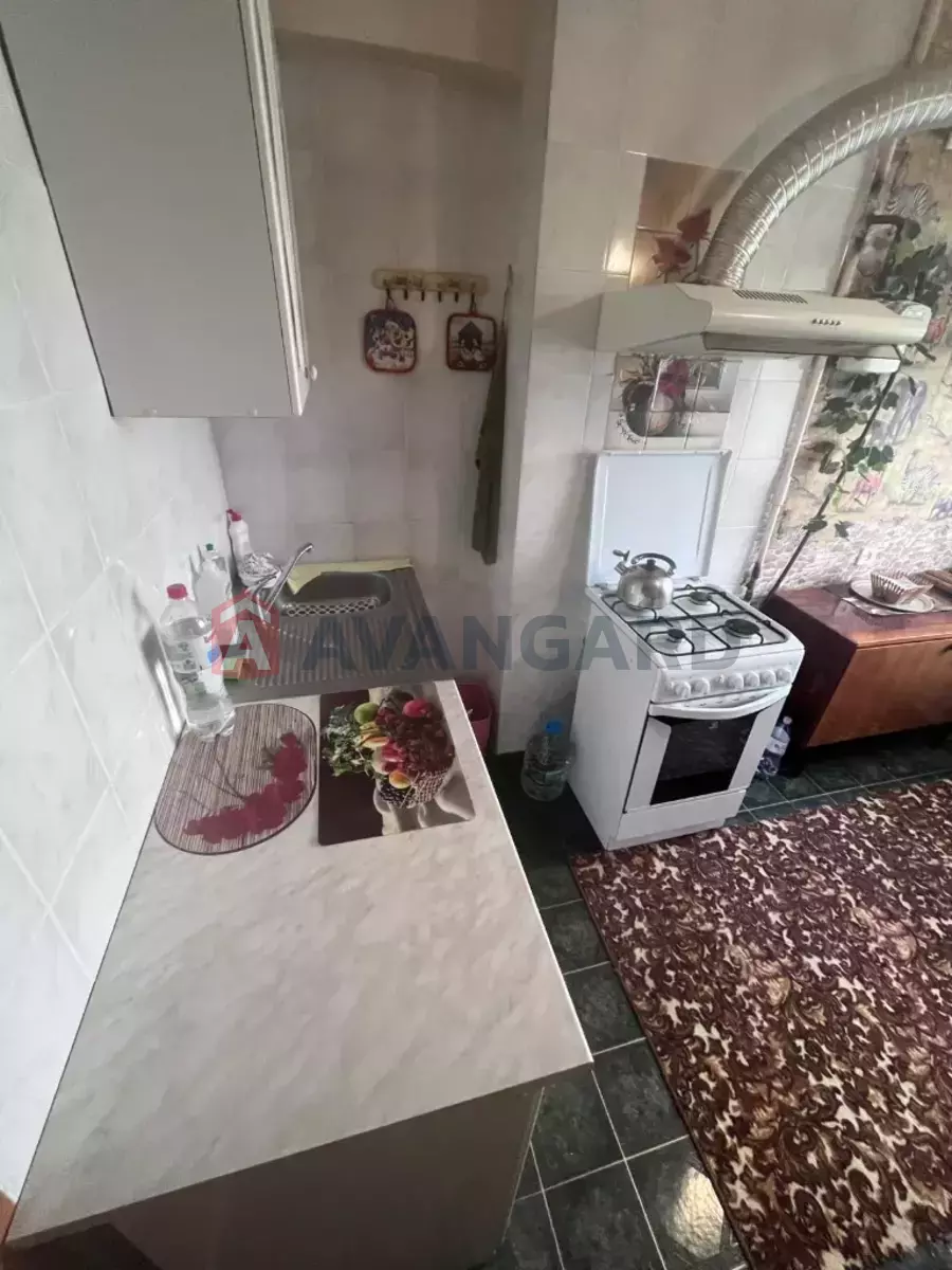 3 ��. ��������, 66/-/8 ��. �., 5/9 ������ ���� 4