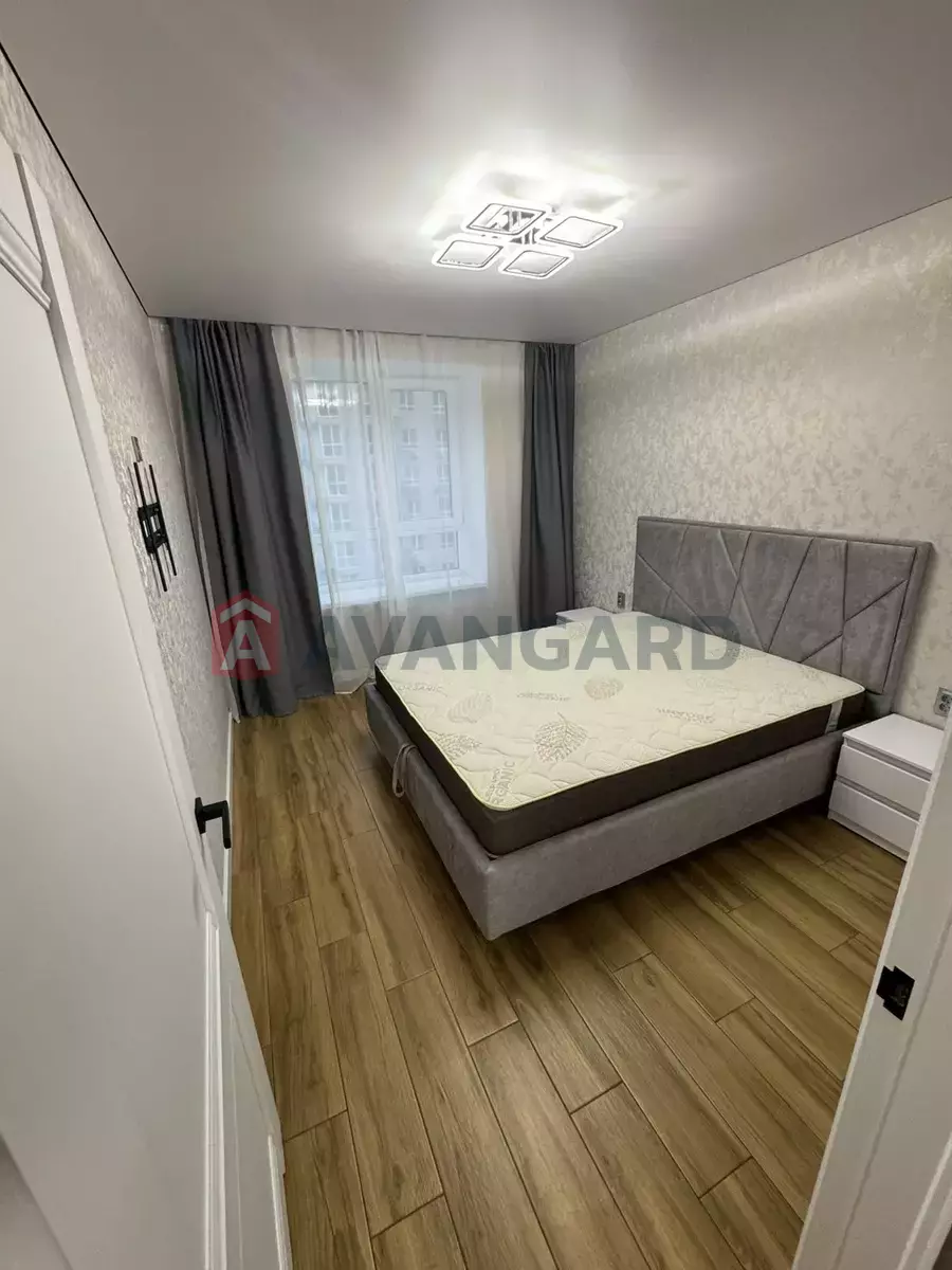 2 ��. ��������, 48/-/- ��. �., 5/10 ������ ���� 3