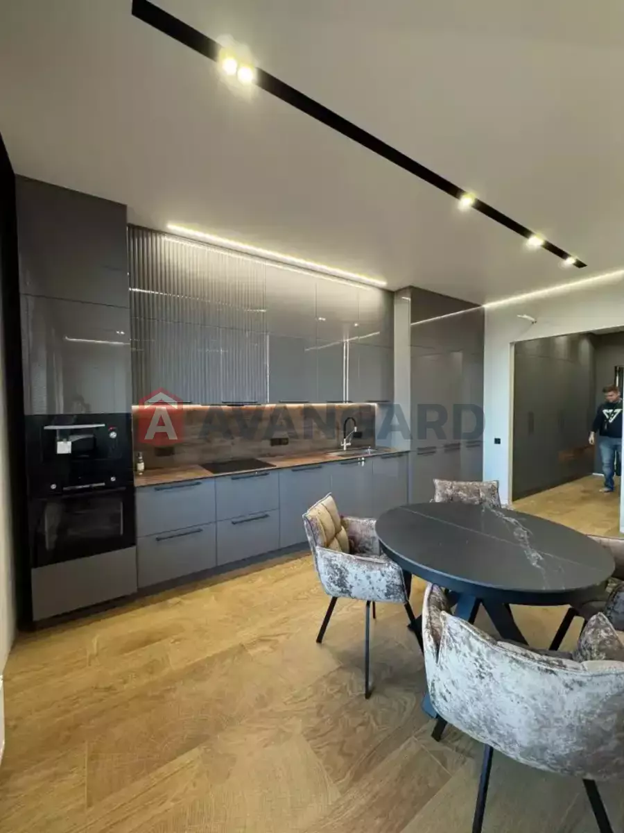 3 ����. ��������, 90/30/18 ��. �., 18/19 ���� ���� 14