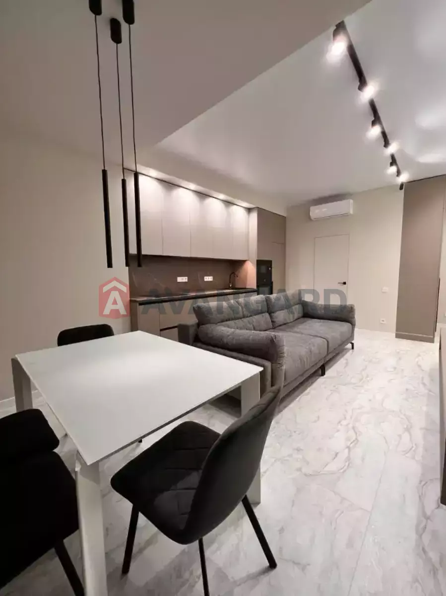 2 ��. ��������, 60/-/- ��. �., 10/14 ������ ���� 1