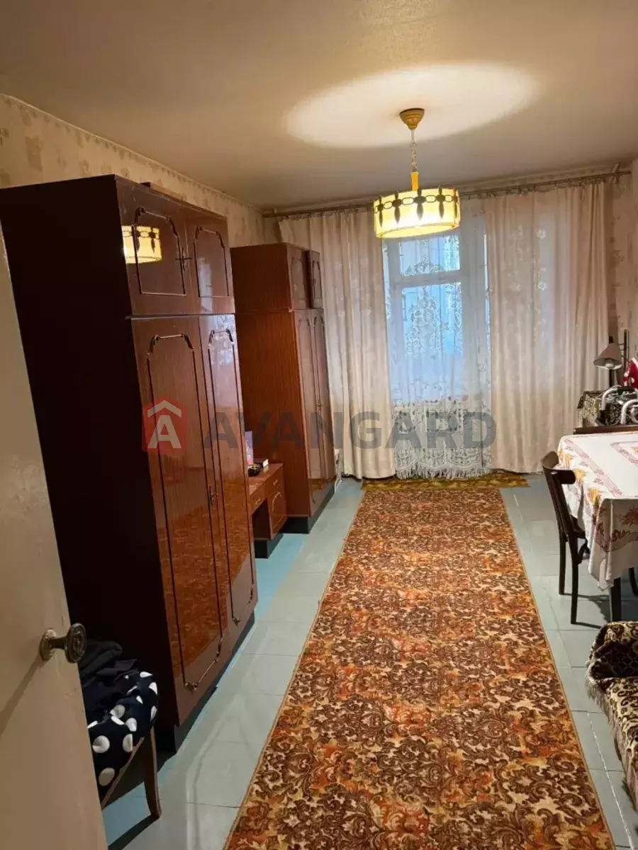 3 ��. ��������, 64/-/9 ��. �., 8/9 ������ ���� 8