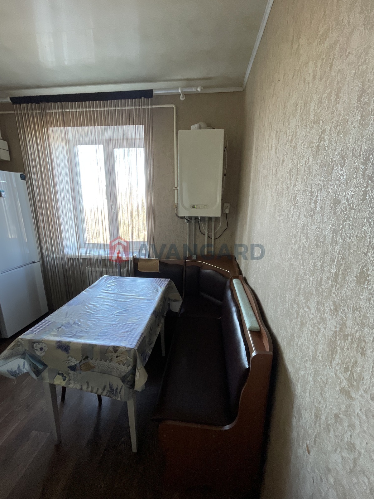 3 ����. ��������, 70/-/- ��. �., 6/9 ���� ���� 4