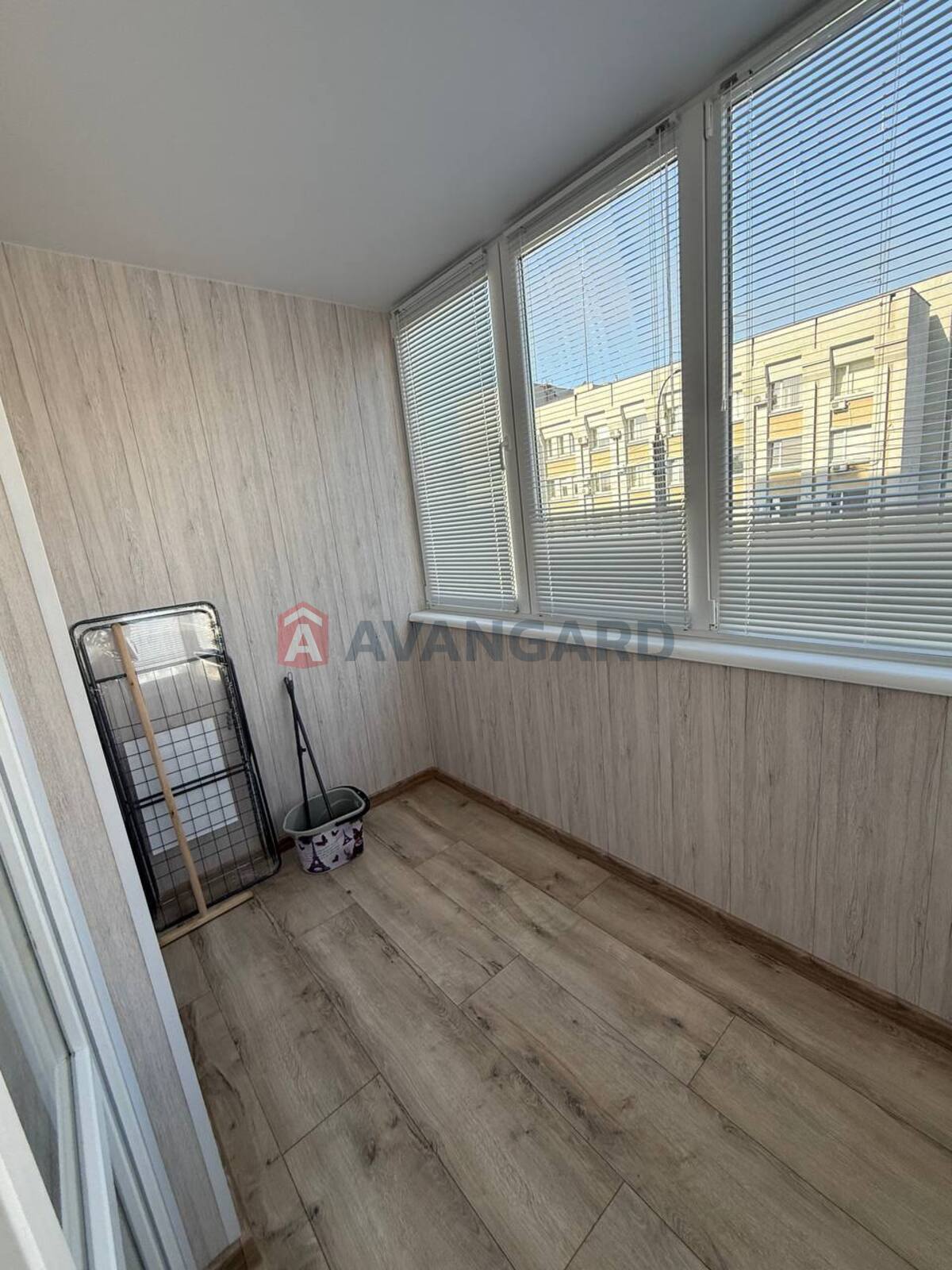 2 ��. ��������, 65/-/9,5 ��. �., 3/10 ������ ���� 13