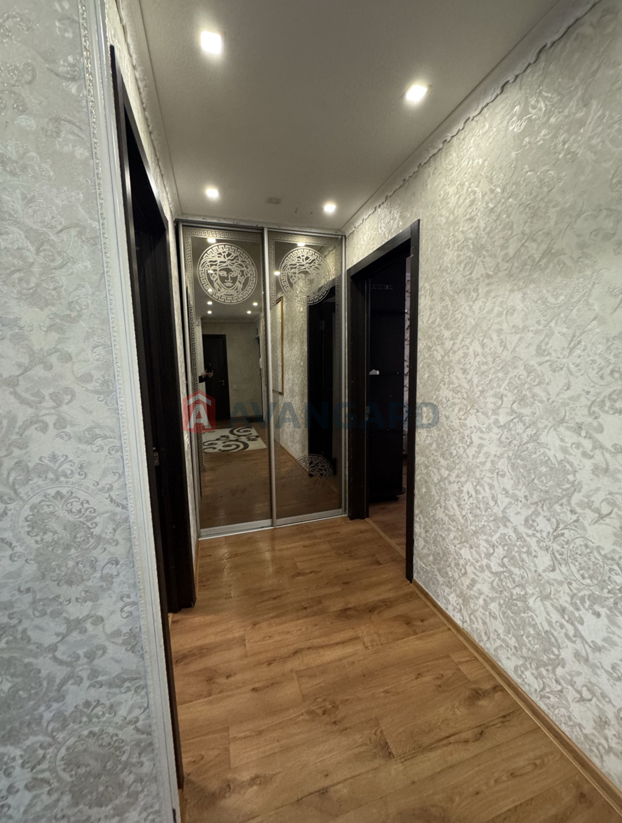 3 . , 65/-/9 . ., 4/9   5