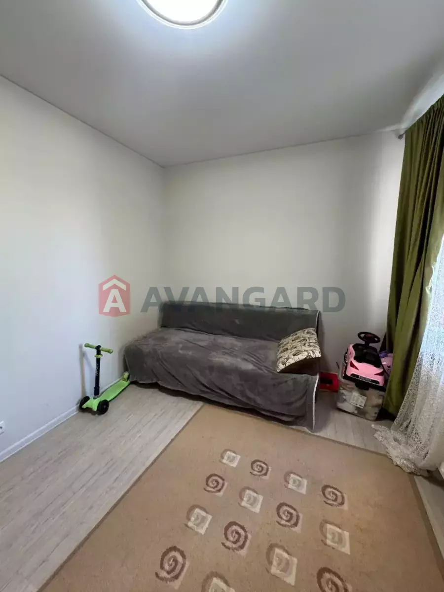 3 ��. ��������, 60/-/8 ��. �., 7/9 ������ ���� 7