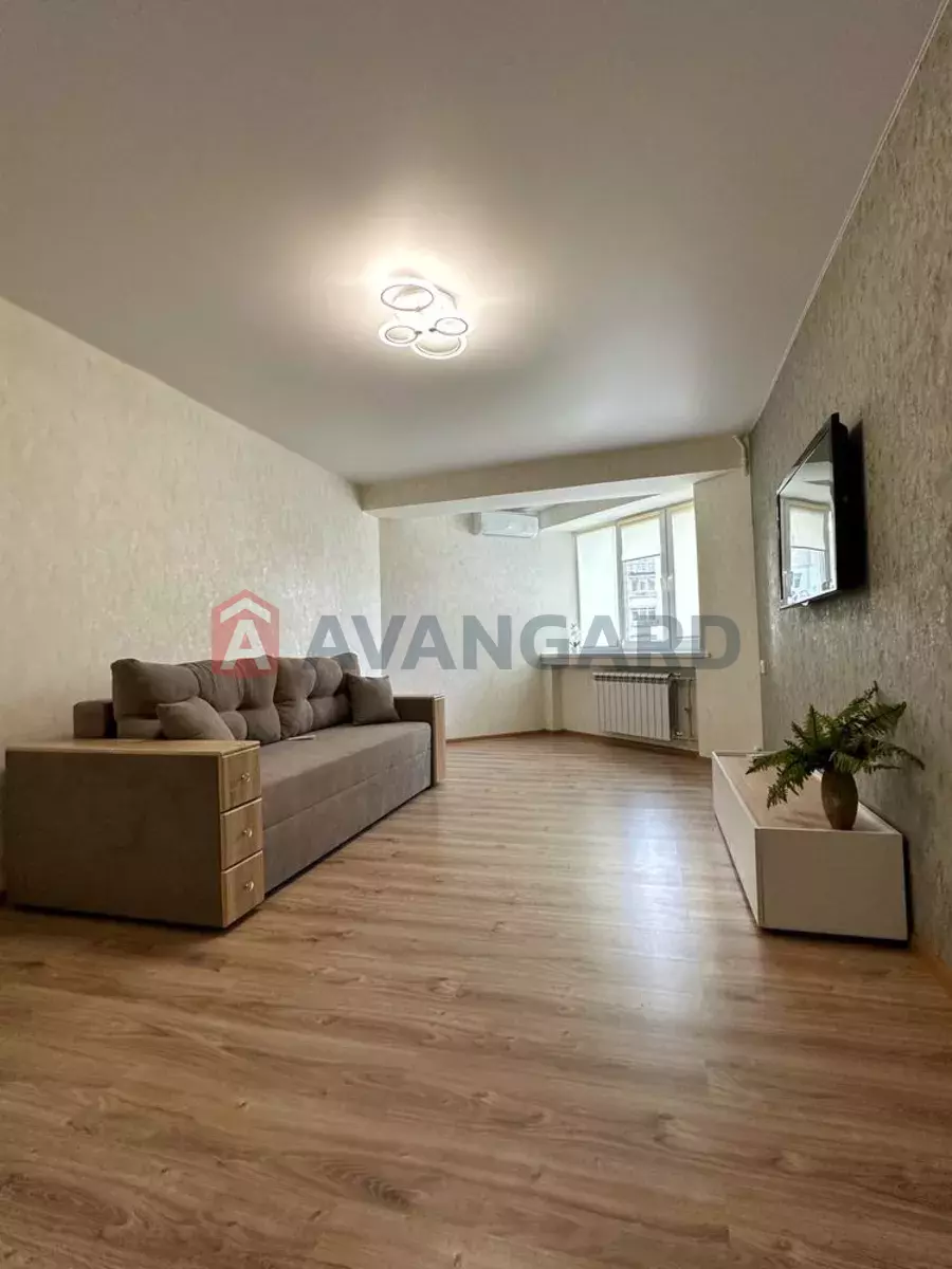 1 ��. ��������, 40/-/8 ��. �., 12/14 ������ ���� 5