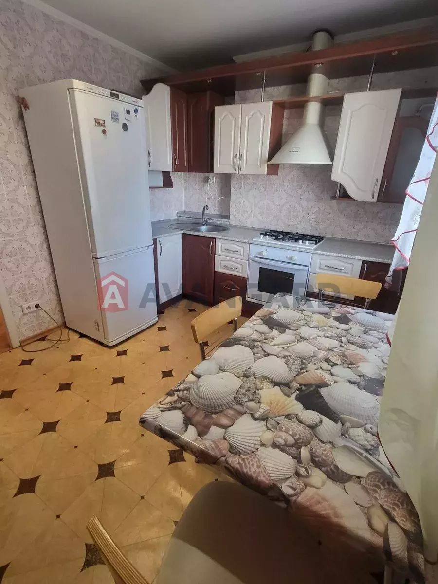 3 ����. ��������, 70/-/9 ��. �., 7/9 ���� ���� 1