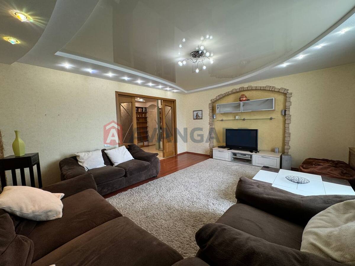 3 ��. ��������, 125/-/12 ��. �., 9/14 ������ ���� 1