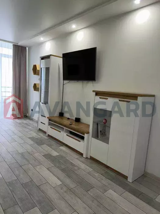 1 ��. ��������, 51/-/15 ��. �., 9/10 ������ ���� 1