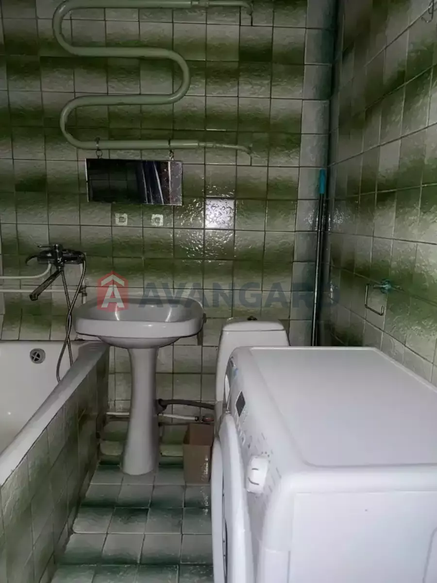 2 ��. ��������, 60/-/9 ��. �., 4/5 ������ ���� 10