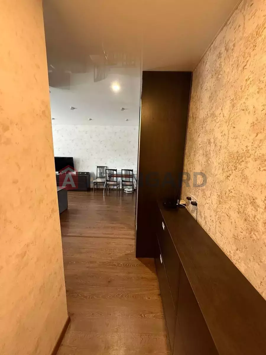 2 ����. ��������, 45/-/- ��. �., 4/5 ���� ���� 9