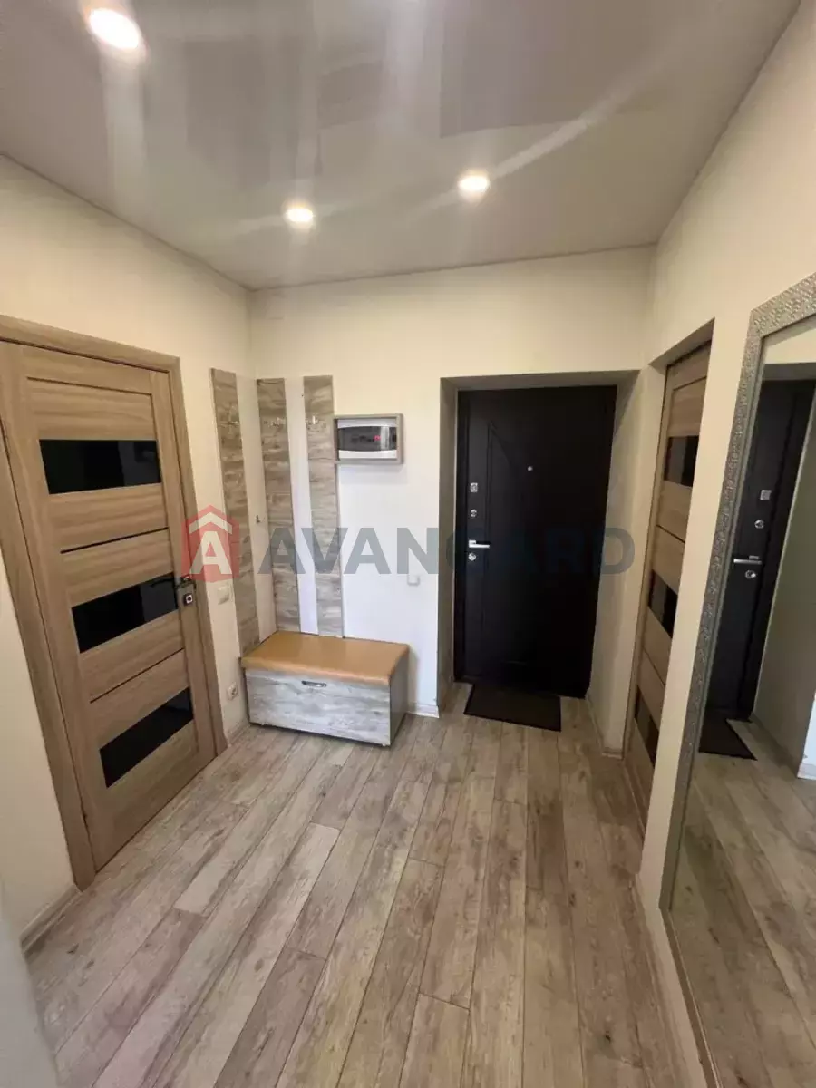 1 ����. ��������, 48/-/- ��. �., 9/10 ���� ���� 10