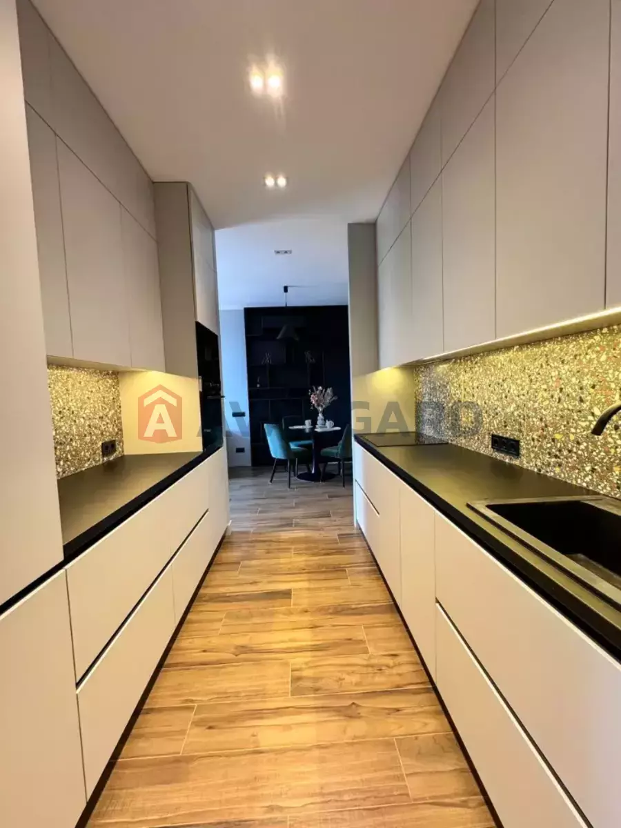 3 ��. ��������, 70/40/15 ��. �., 4/19 ������ ���� 11