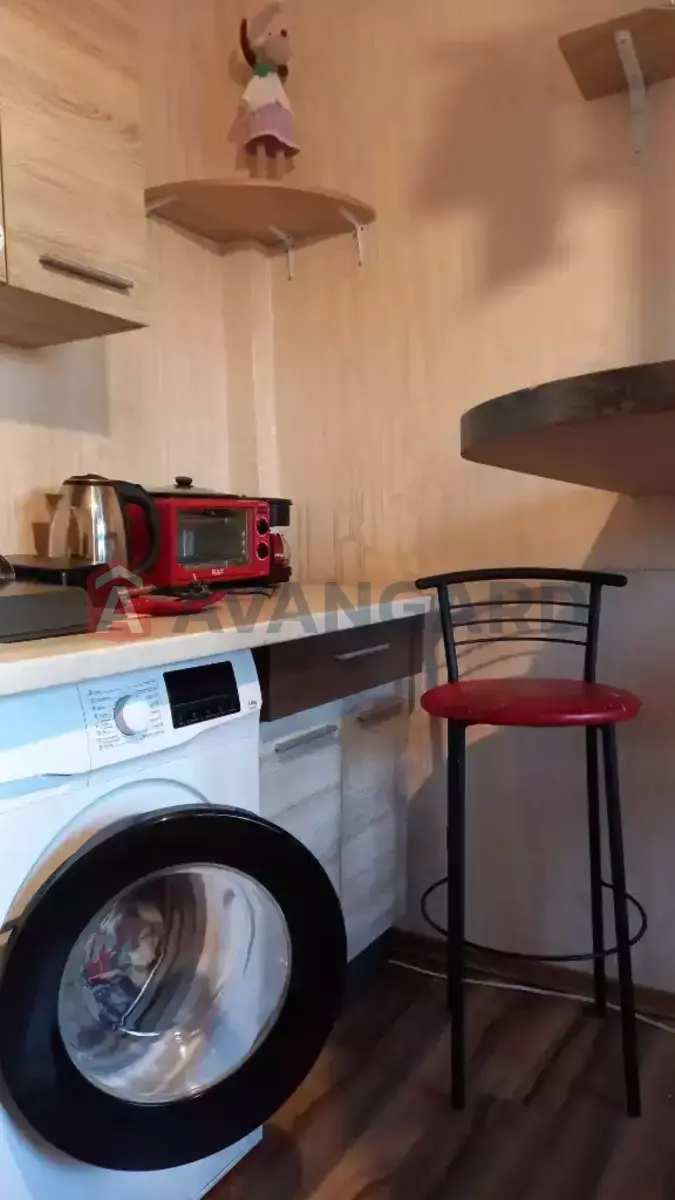 1 ��. ��������, 18/-/- ��. �., 4/10 ������ ���� 2