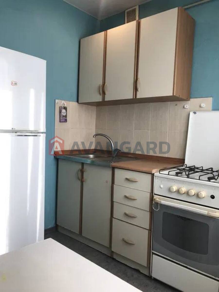 1 ����. ��������, 30/-/5 ��. �., 5/5 ���� ���� 3