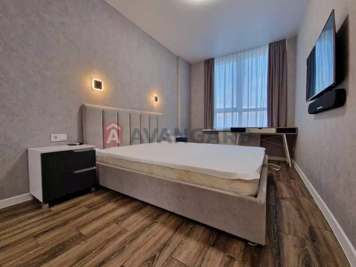 1 ����. ��������, 40/-/20 ��. �., 18/23 ���� ���� 4