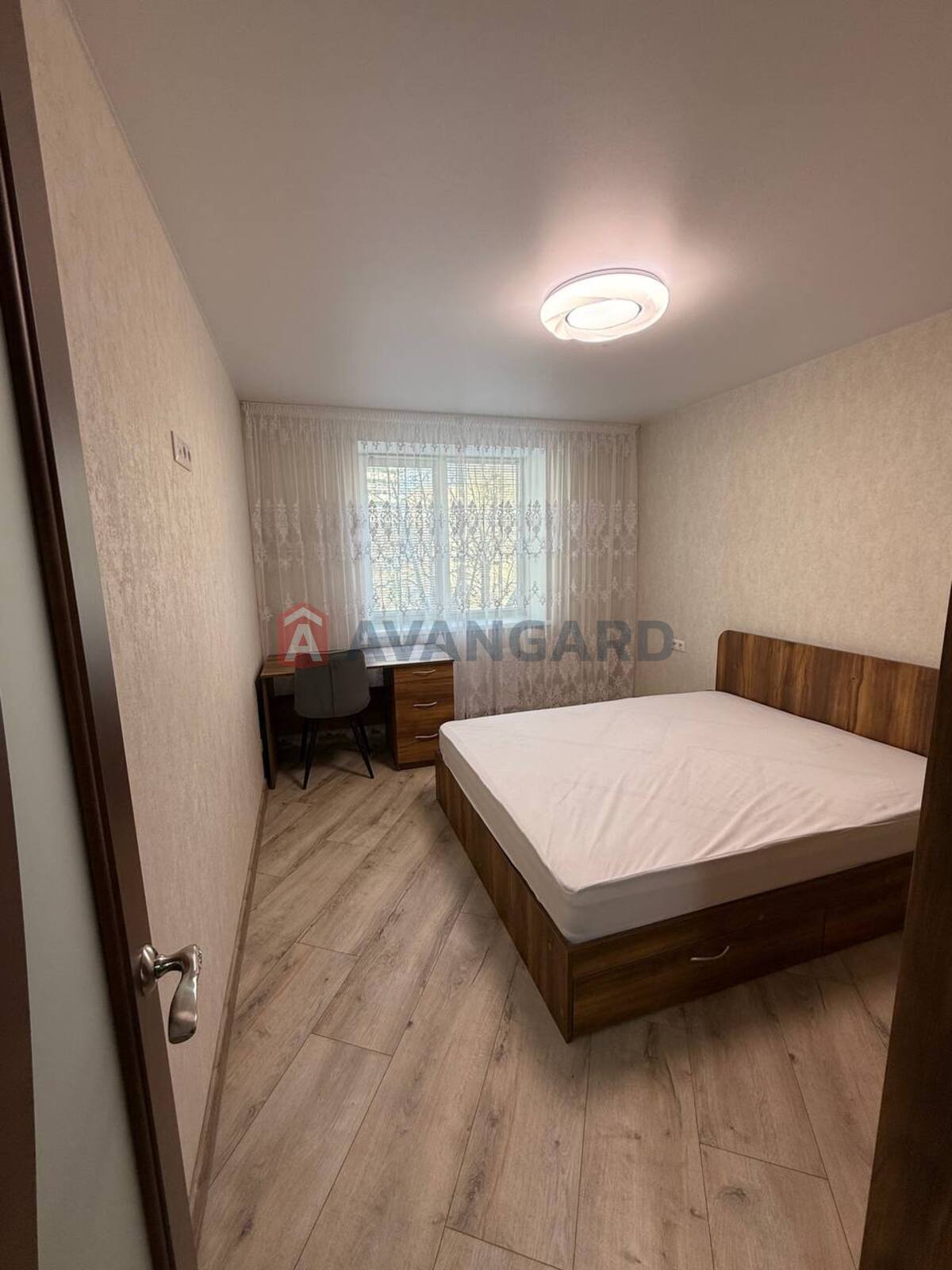 2 ��. ��������, 65/-/9,5 ��. �., 3/10 ������ ���� 15