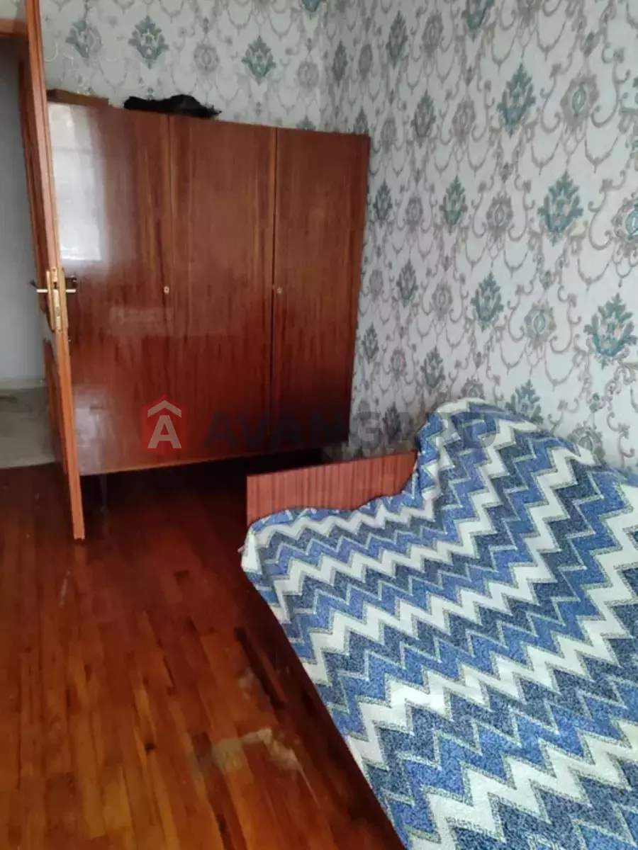 3 . , 67/-/6 . ., 5/9   10