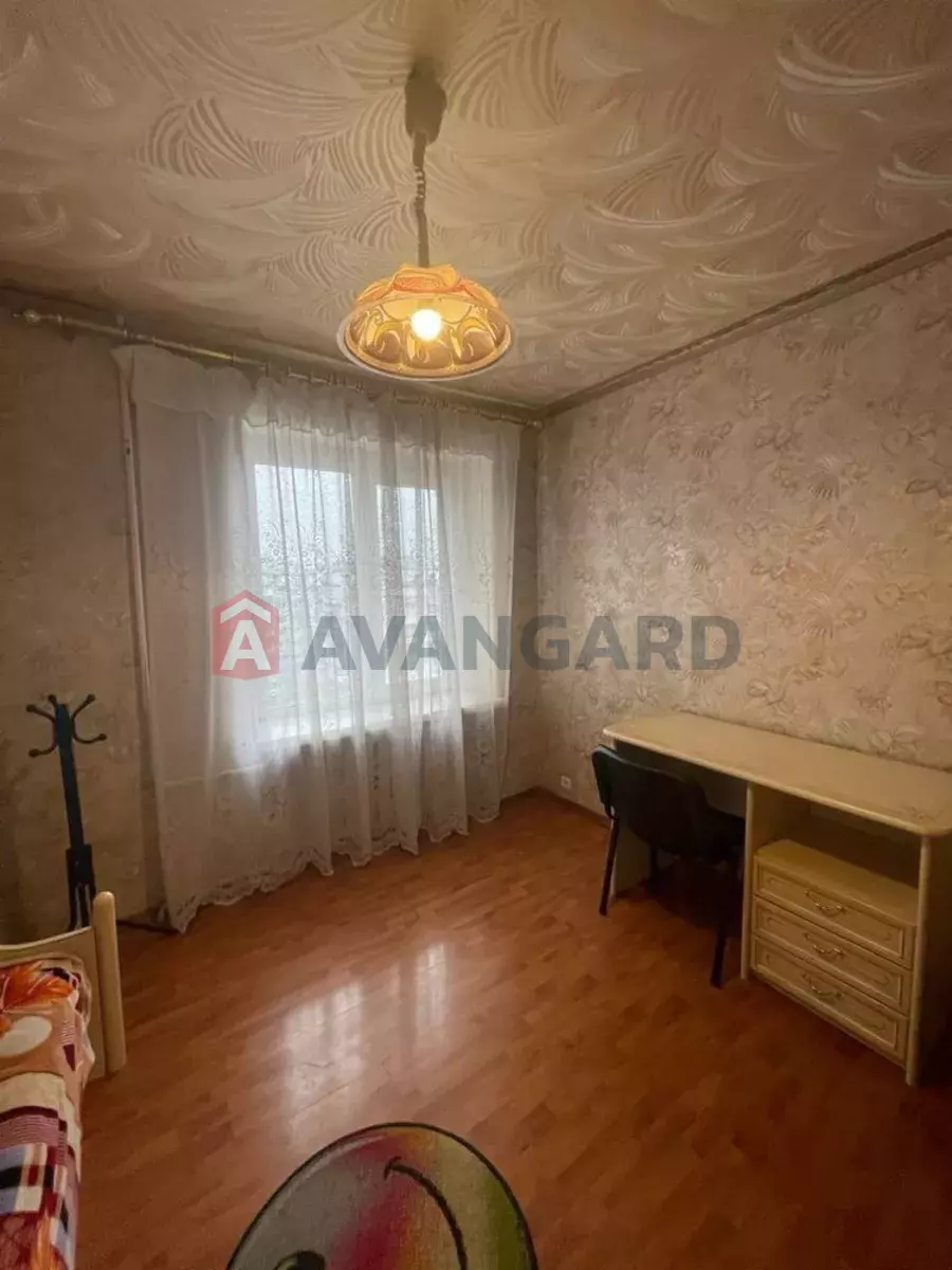 4 ����. ��������, 80/-/12 ��. �., 9/14 ���� ���� 12