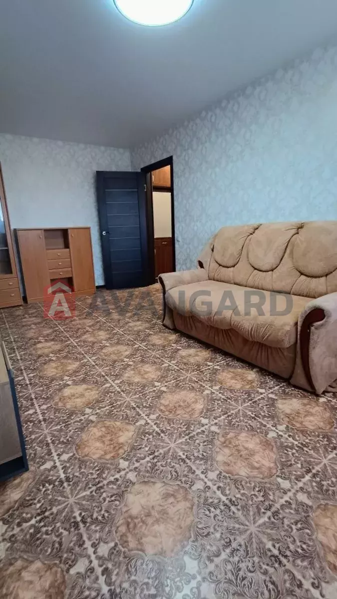 2 ��. ��������, 48/-/7 ��. �., 9/9 ������ ���� 8