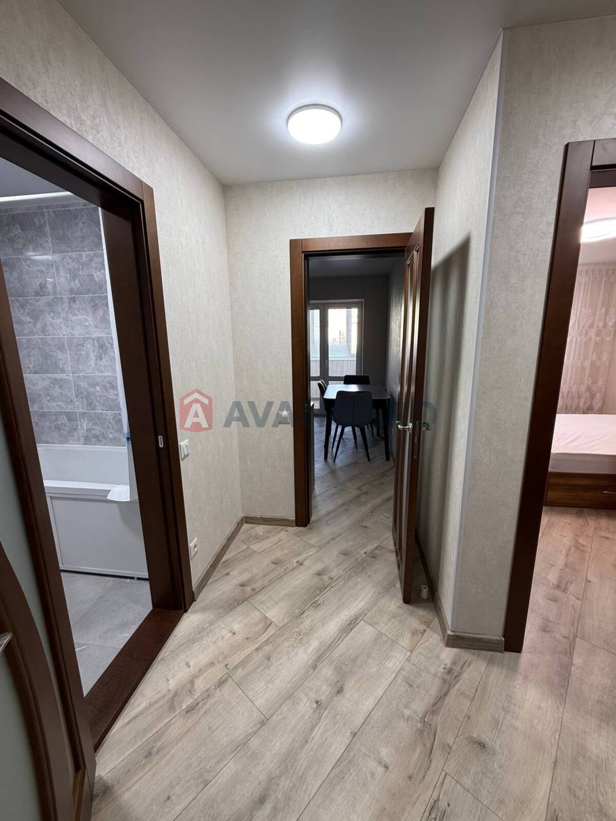 2 ��. ��������, 65/-/9,5 ��. �., 3/10 ������ ���� 10