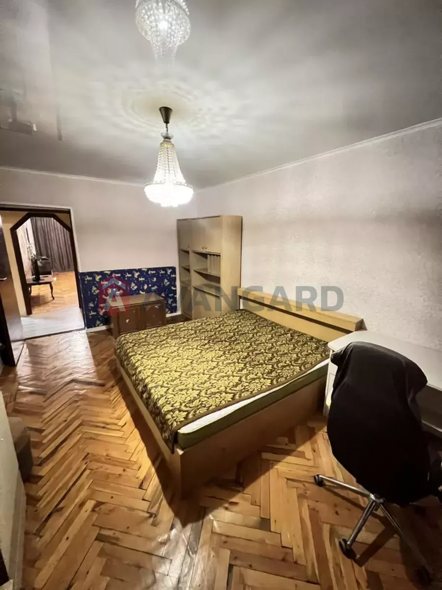 3 ����. ��������, 85/-/7 ��. �., 10/12 ���� ���� 5