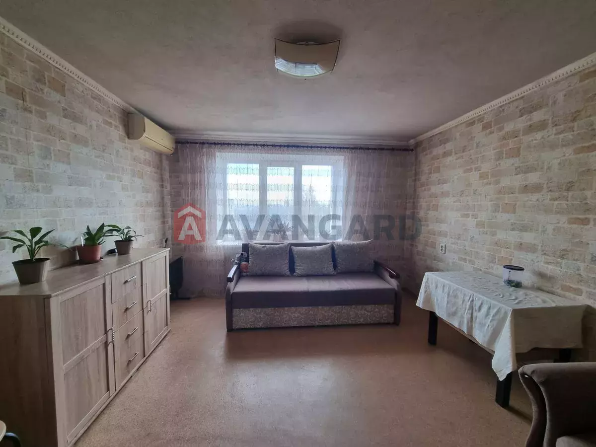 4 . , 70/-/10 . ., 9/9   1