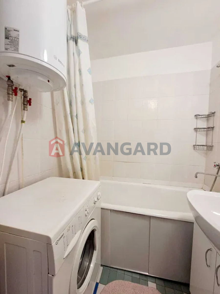 1 ����. ��������, 30/-/8 ��. �., 3/9 ���� ���� 7