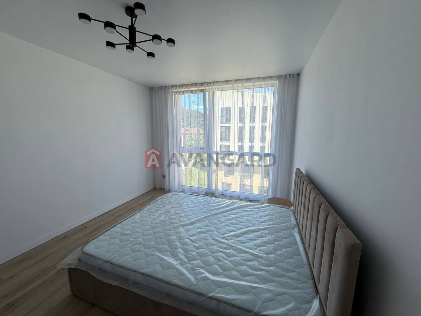 1 ��. ��������, 43/16/14 ��. �., 4/5 ������ ���� 20