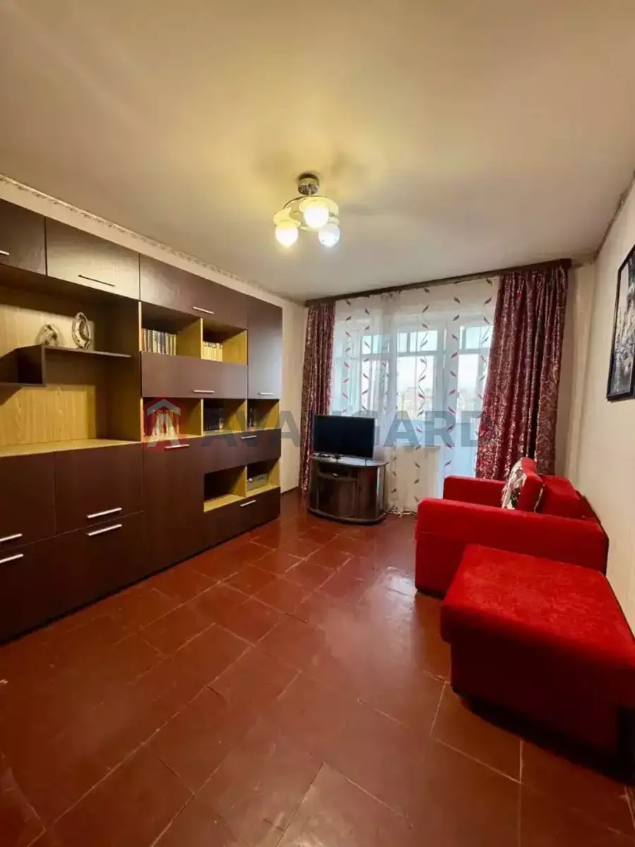 2 ����. ��������, 46/-/- ��. �., 8/10 ���� ���� 6