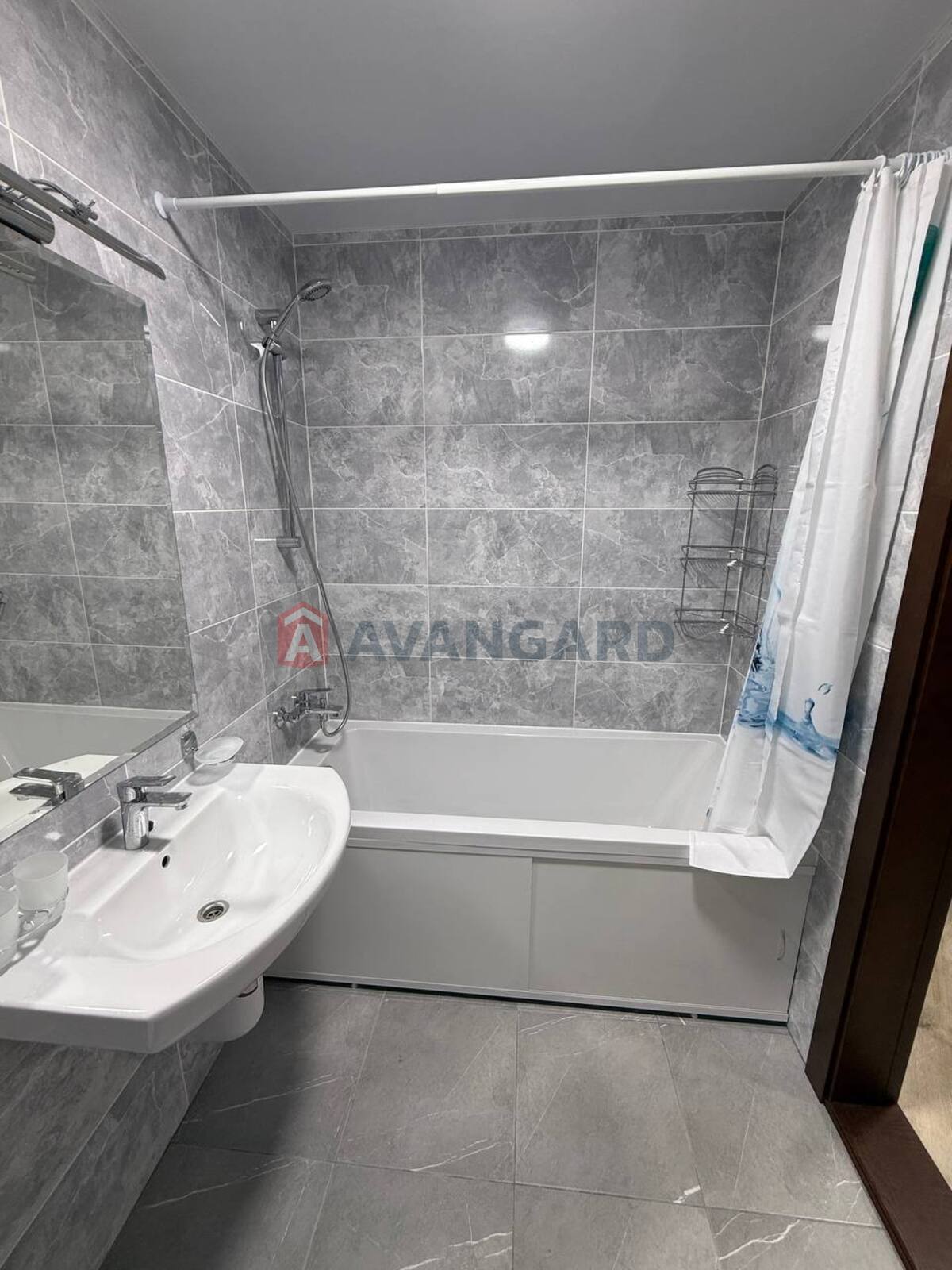 2 ��. ��������, 65/-/9,5 ��. �., 3/10 ������ ���� 8