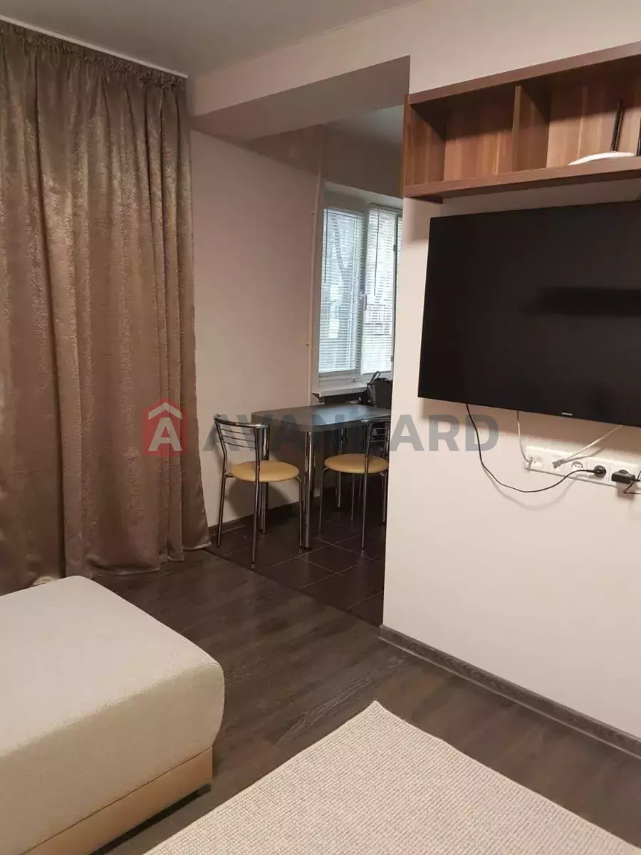 2 ��. ��������, 44/-/- ��. �., 3/5 ������ ���� 9