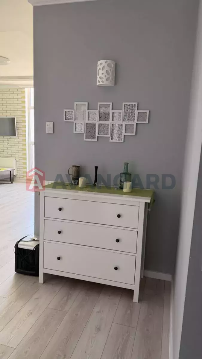 3 ��. ��������, 100/-/30 ��. �., 12/16 ������ ���� 10