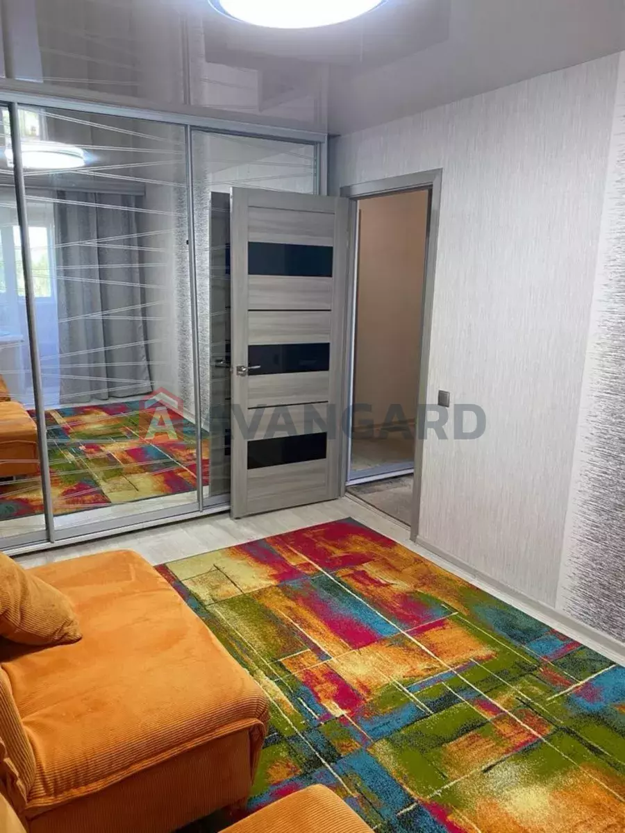 2 ����. ��������, 65/-/24 ��. �., 8/10 ���� ���� 7