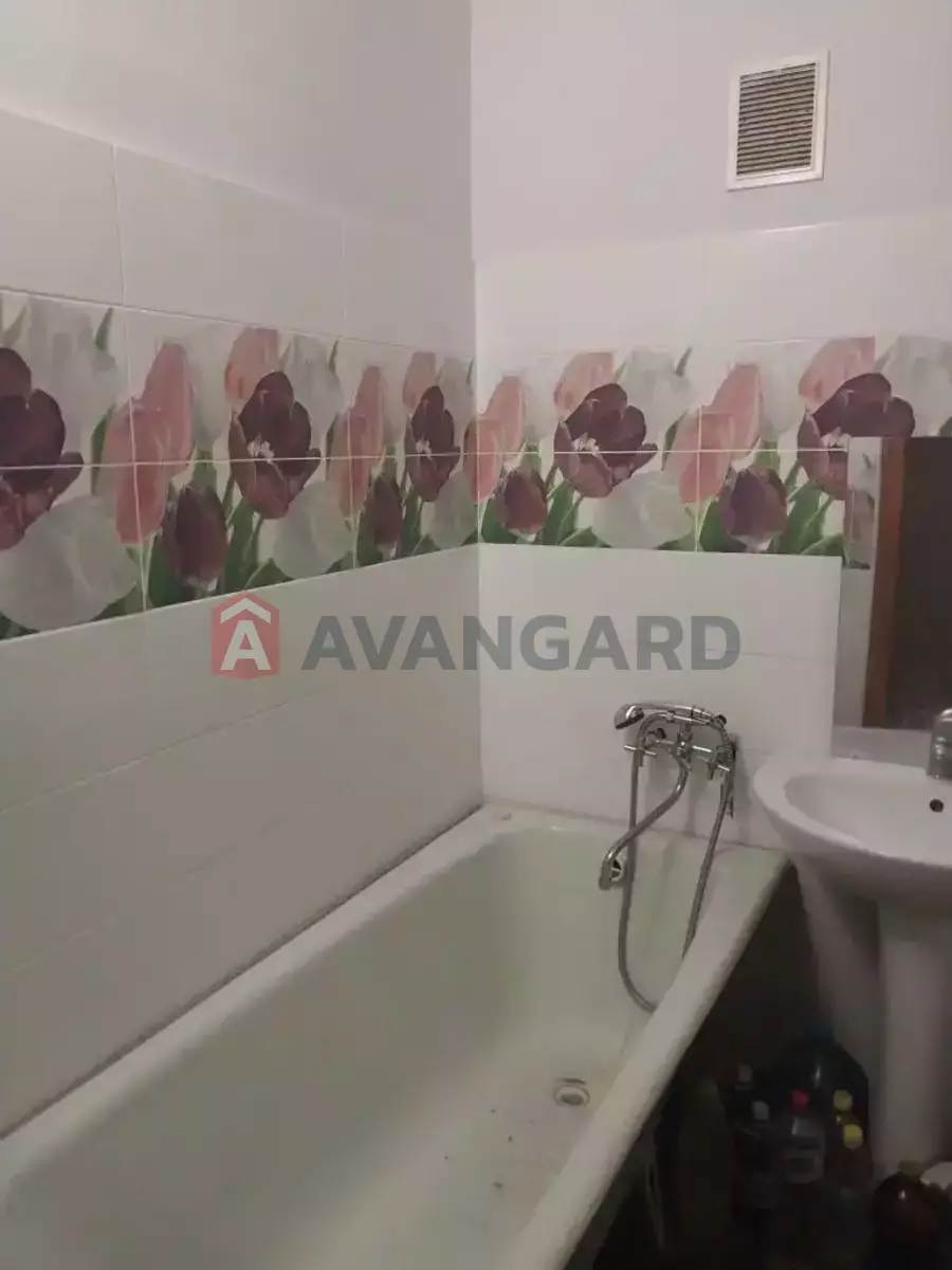 1 ��. ��������, 40/-/- ��. �., 7/10 ������ ���� 10